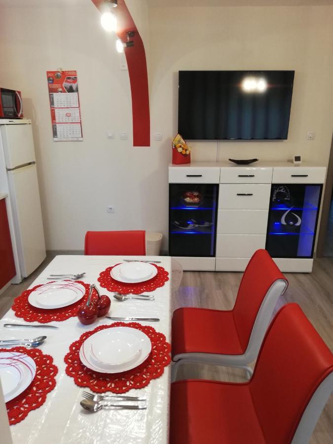 Apartment Ani ヴェリコ・タルノヴォ エクステリア 写真